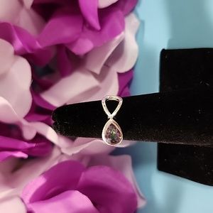 NWOT Size 5 Mystic Topaz in sterling 925 silver setting. Gorgeous 😍
